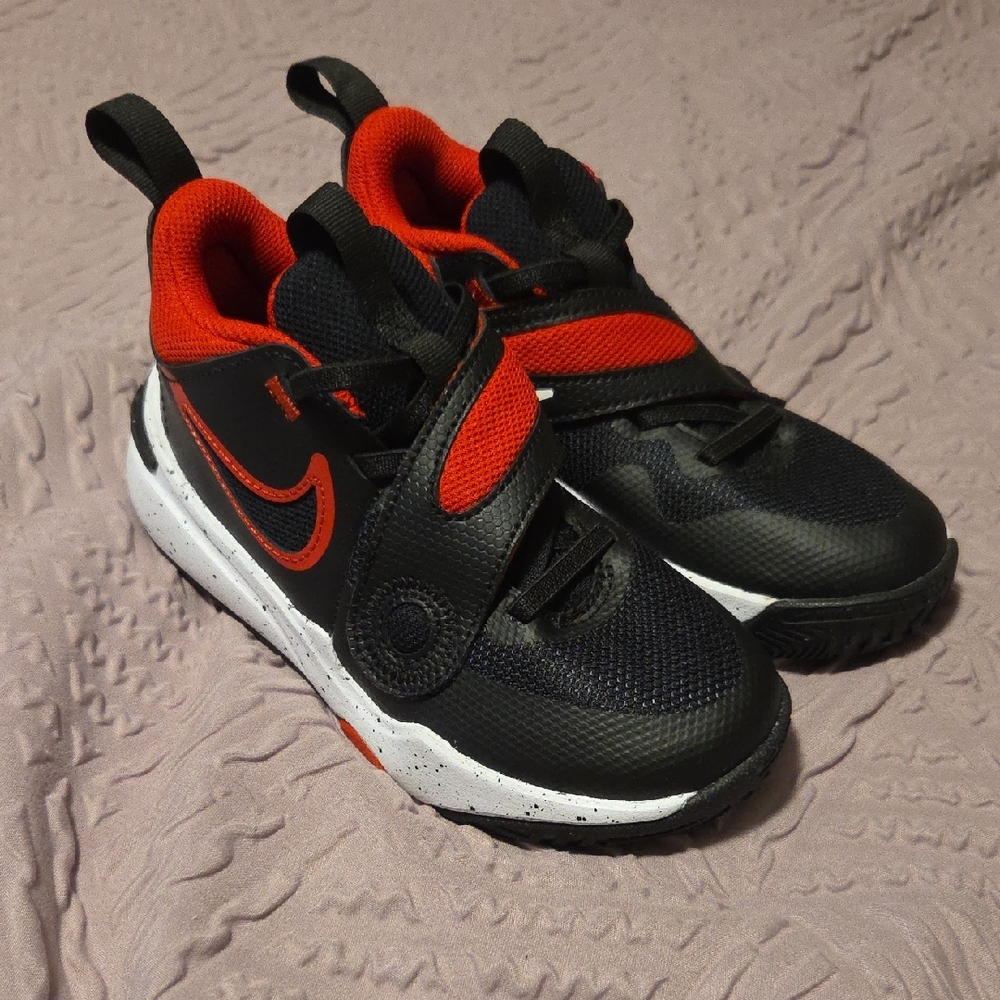 Nike Kids Black and Red Sneakers